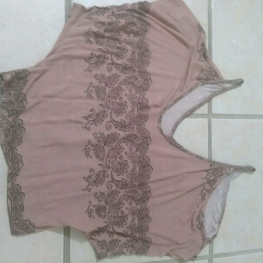 Lace Patterned Cold Shoulder Top - Picture 3 of 3